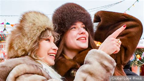 Красноярцы выбирают шубы: спрос вырос на 12 %, а фаворитом стал славянский стиль