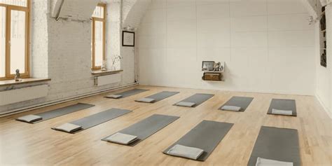 Лучшие студии йоги и пилатеса в Москве: рейтинг по отзывам горожан